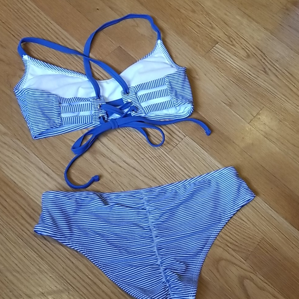 Bikini - Picture 4 of 6